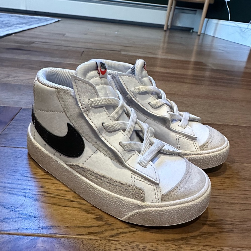 Nike Toddler White and Black High-Top Sneakers - 9C